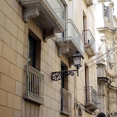 Appartamento Alla Corte Dei Misteri Trapani Bagian luar foto